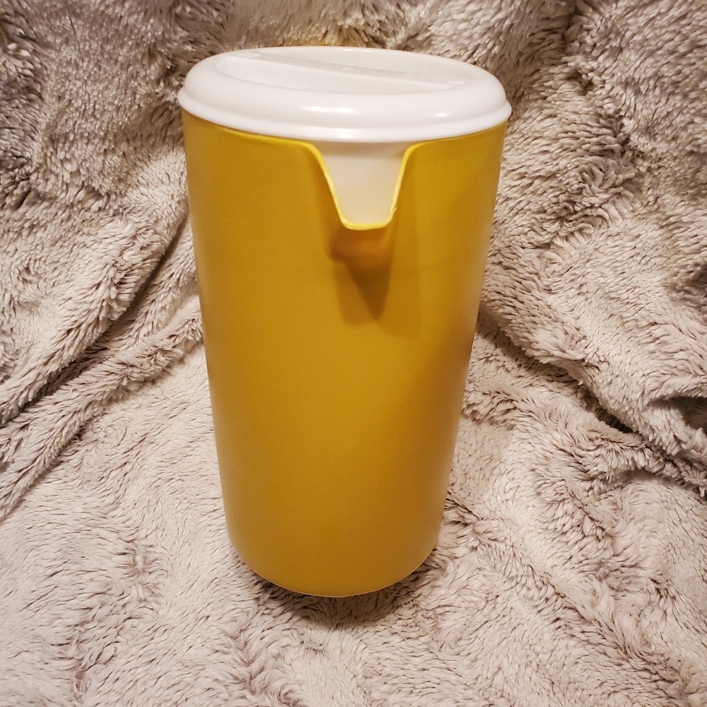 70s Vintage Rubbermaid 2440 Classic 2 1/4 Quart Harvest Gold Pitcher w/White Lid - Picture 3 of 7